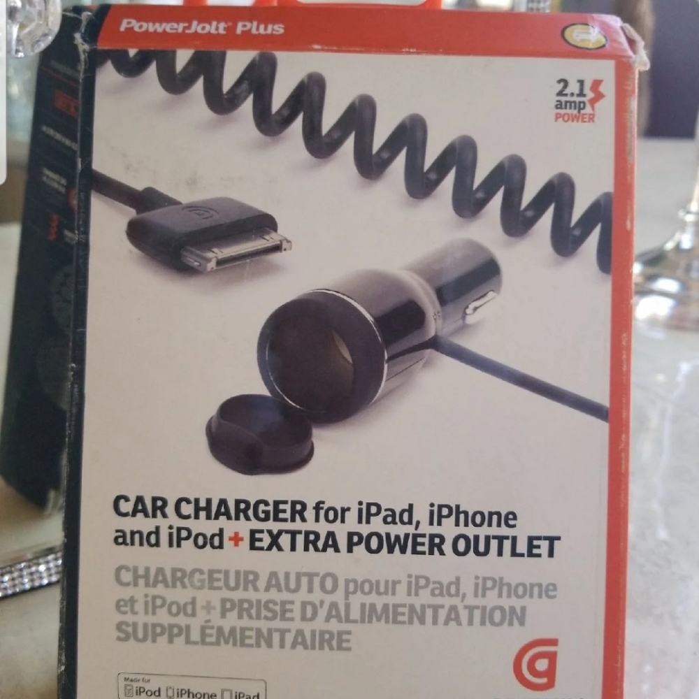 Griffin car charger for ipad, iphone ipo